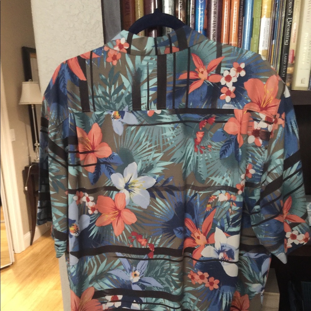 Tommy Bahama 100% silk shirt